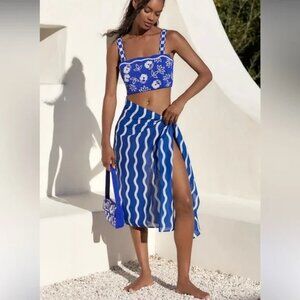 Celandine Fiona Wavy Stripe Printed Sarong Size One Blue White